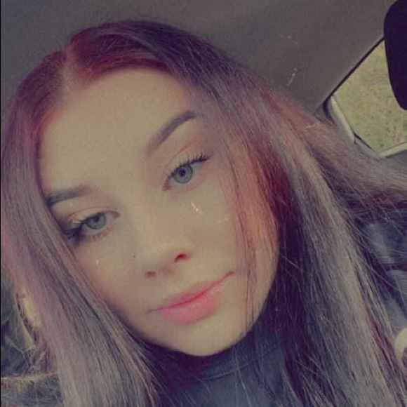 Meet your Posher, Zoe - Picture 1 of 1